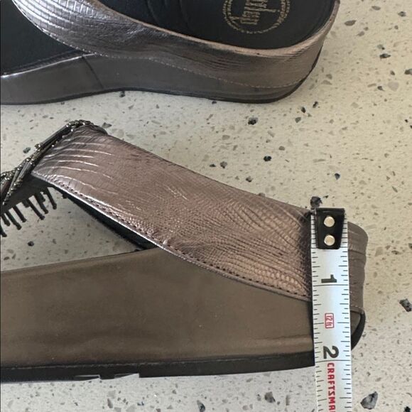 FitFlop Metallic Pewter Beaded Fringe Wedge Thong Comfort Sandals Women’s Size 7 - Picture 7 of 12